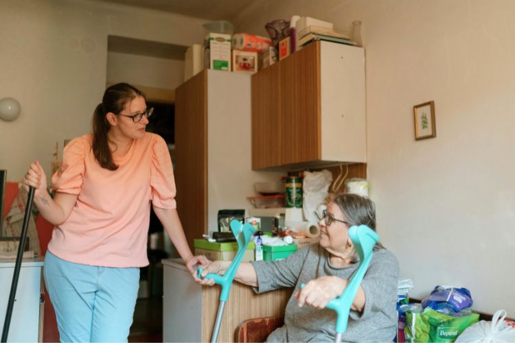 Families Can Support Seniors to Live Independently